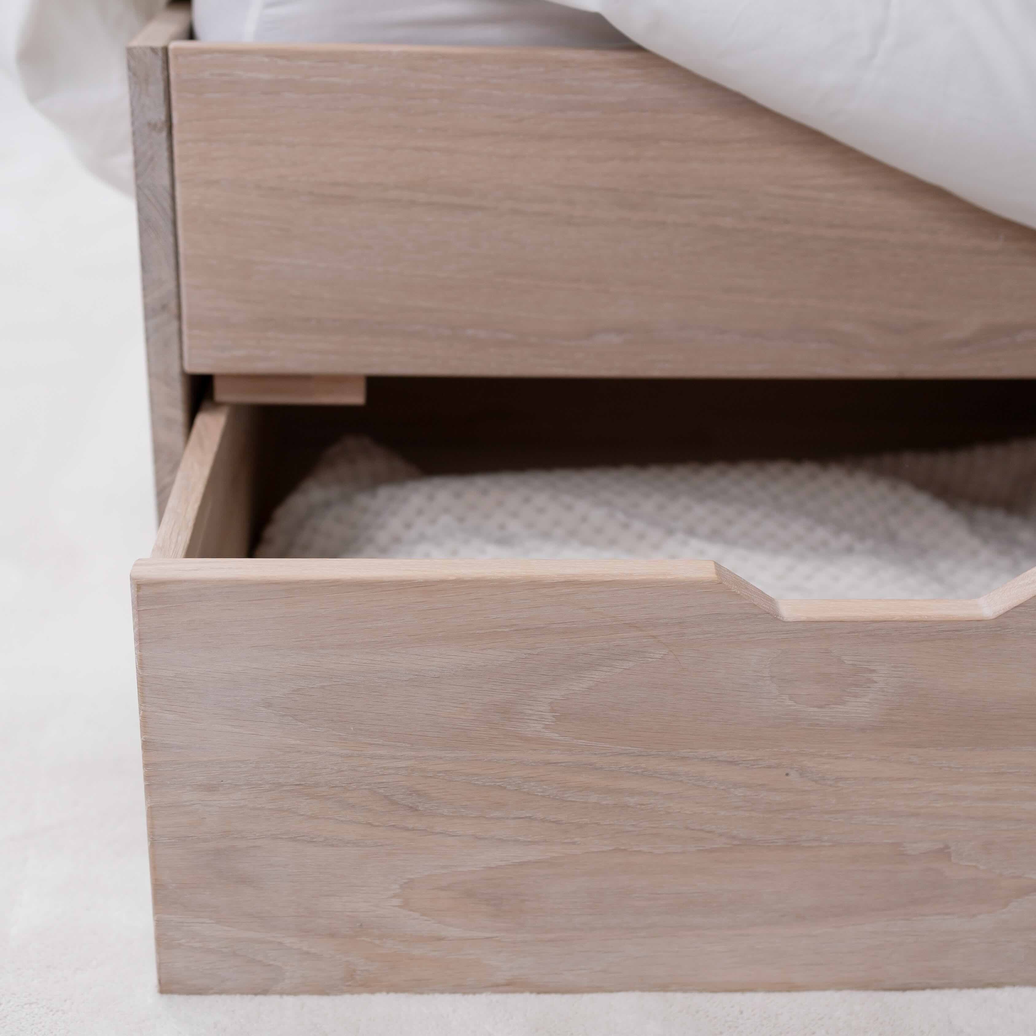 Lit en bois massif de chêne avec rangement style scandinave